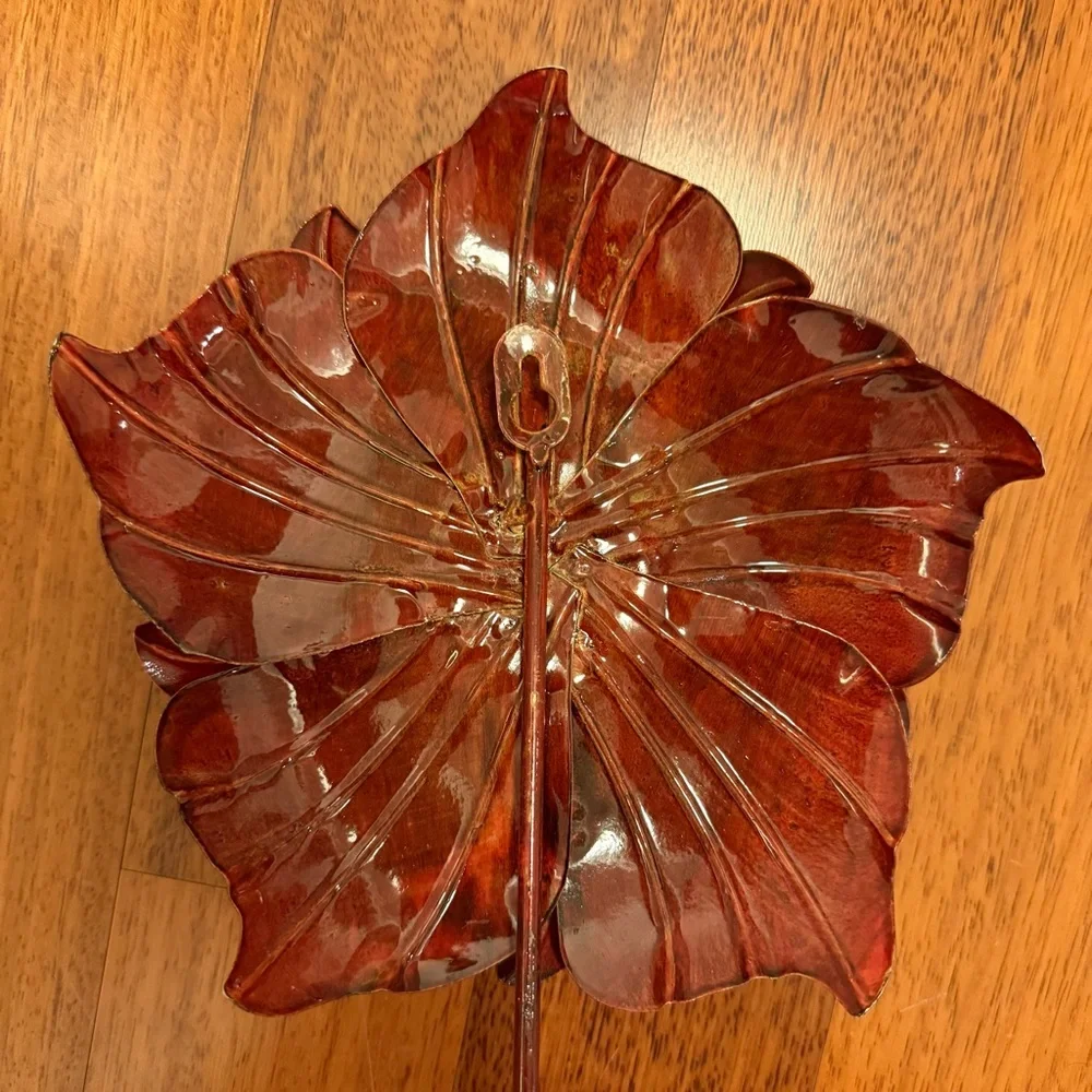 Flower shaped metal hooks